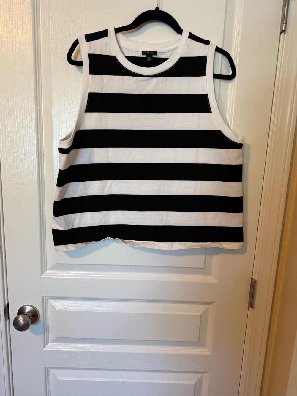 Ann Taylor Black & White Striped Sleeveless Tank